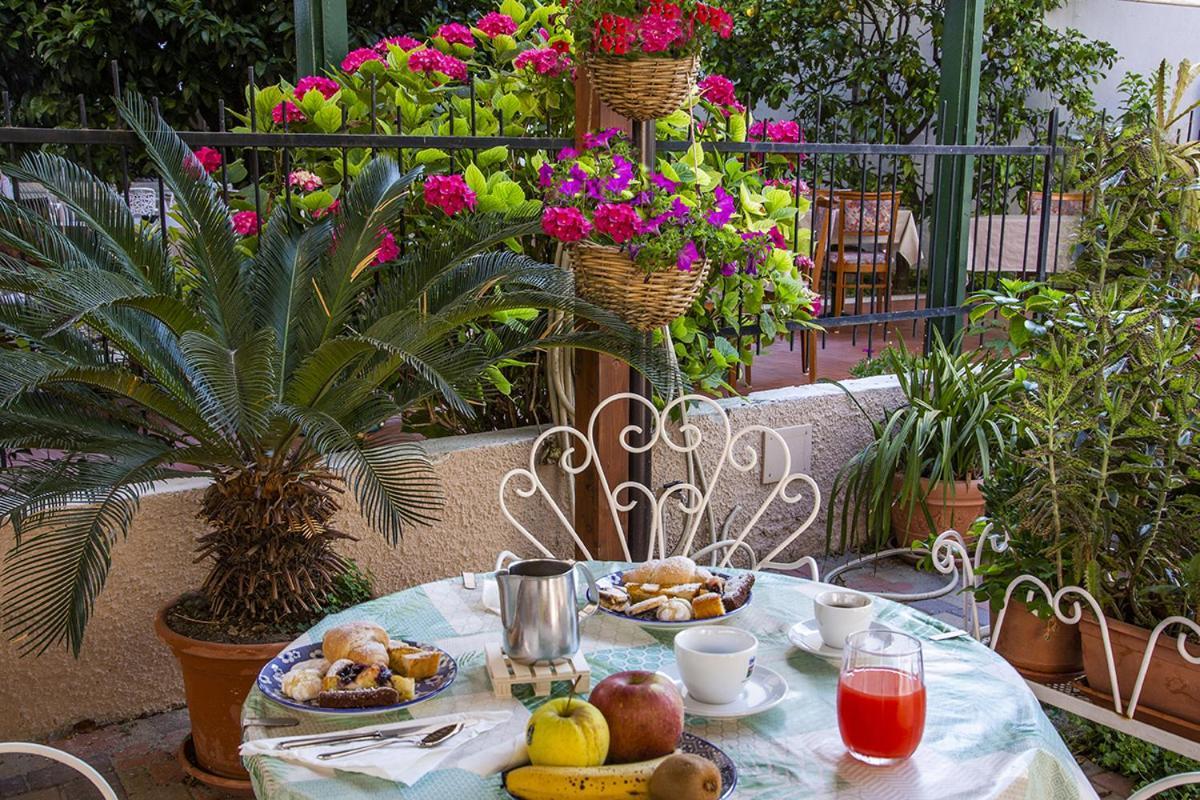 B&B Hotel Costa Azzurra Spotorno Ngoại thất bức ảnh